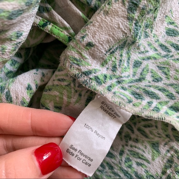 Cabi dress super light and cute feminine - Picture 8 of 8